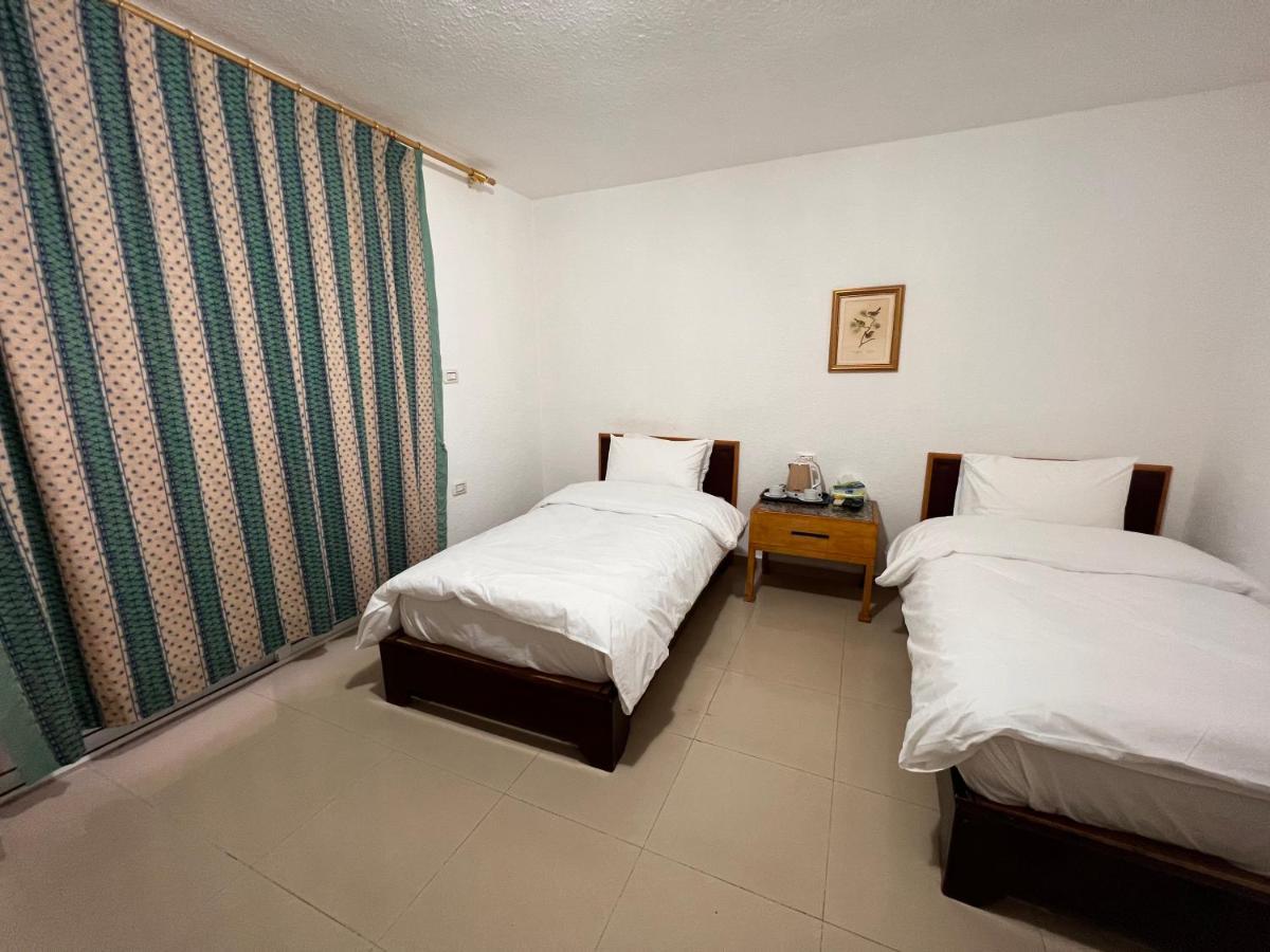 Petra Home Hotel Wadi Musa Exterior photo